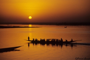  Couché de soleil sur le fleuve Niger.